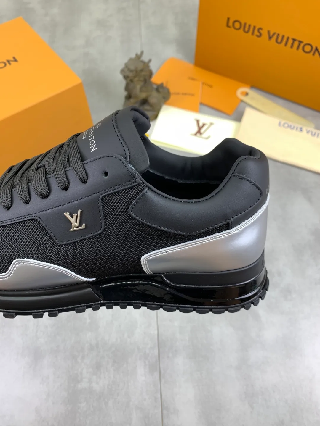 Men's men's shoes 💰P680 new style 💶[LOUIS VUITTON] (original order) new style 🍀LV Louis Vuitton * - top version of LV classic trendy shoes! Made of imported original cowhide and water-dyed cowhide lining. The latest original wear-resistant rubber combination outsole! High quality products! Multiple colors available, code number: 38-44 (45 46 customized)